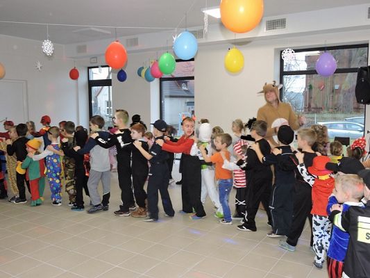  Grafika #81: Bale w Karnawale