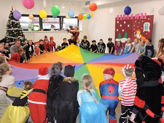  Grafika #90: Bale w Karnawale