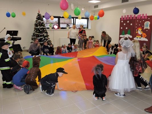  Grafika #66: Bale w Karnawale