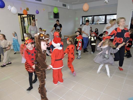  Grafika #84: Bale w Karnawale