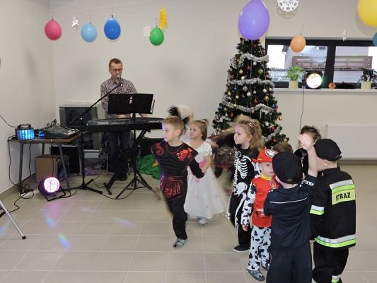  Grafika #63: Bale w Karnawale