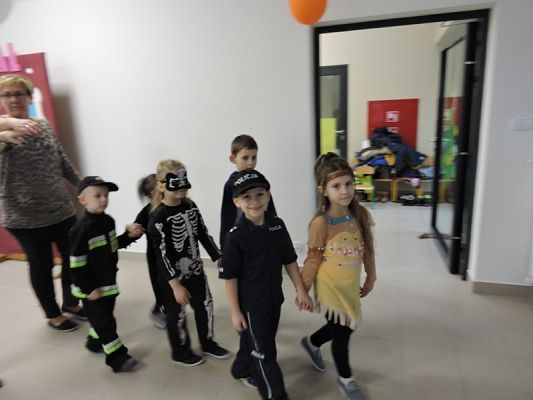  Grafika #29: Bale w Karnawale