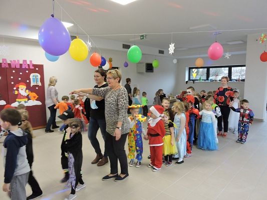  Grafika #77: Bale w Karnawale