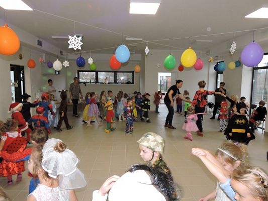  Grafika #86: Bale w Karnawale