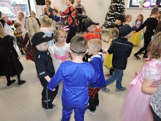  Grafika #3: Bale w Karnawale