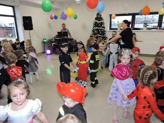  Grafika #6: Bale w Karnawale