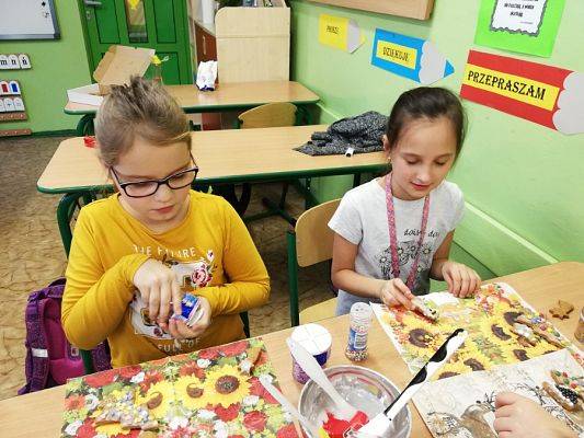  Grafika #4: Świąteczne tradycje