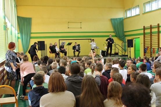  Grafika #32: Koncert muzyki klasycznej