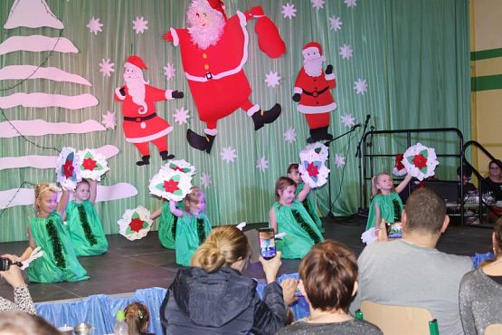  Grafika #12: KIERMASZ MIKOŁAJKOWY 2019