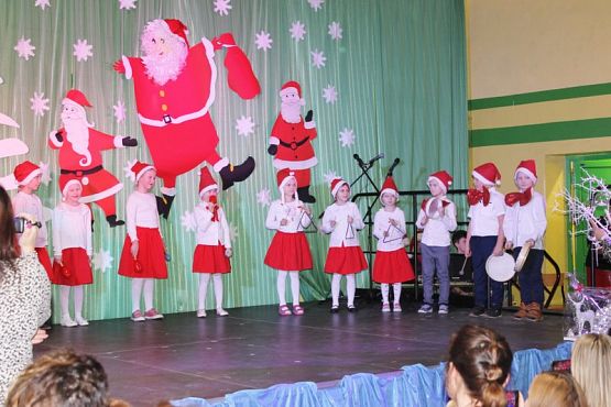  Grafika #18: KIERMASZ MIKOŁAJKOWY 2019