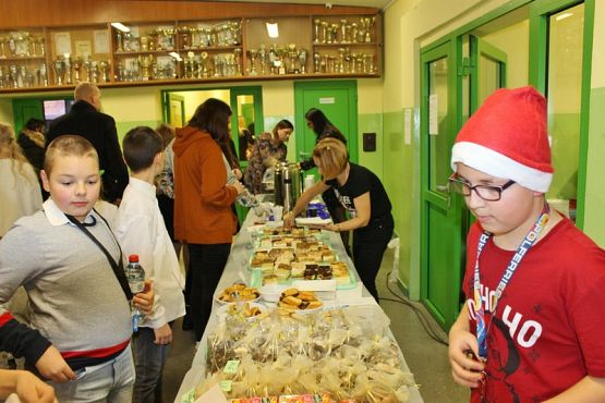  Grafika #15: KIERMASZ MIKOŁAJKOWY 2019