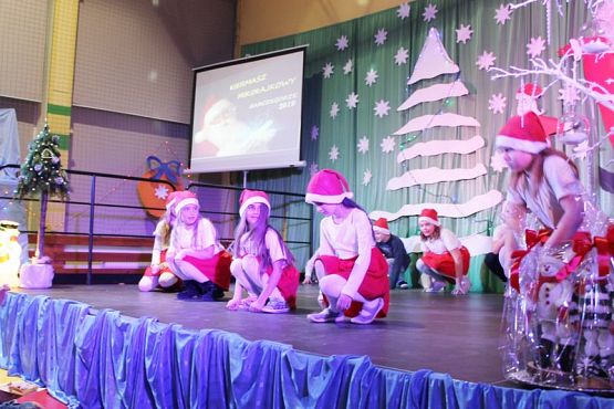  Grafika #5: KIERMASZ MIKOŁAJKOWY 2019