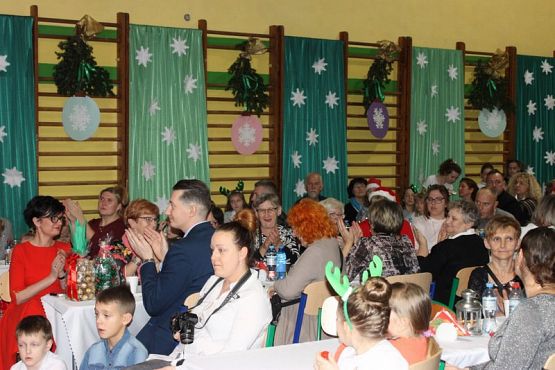  Grafika #19: KIERMASZ MIKOŁAJKOWY 2019