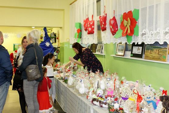  Grafika #24: KIERMASZ MIKOŁAJKOWY 2019