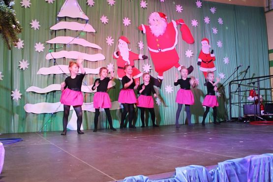  Grafika #36: KIERMASZ MIKOŁAJKOWY 2019