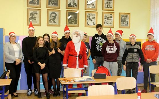  Grafika #9: Wizyta Mikołaja w szkole