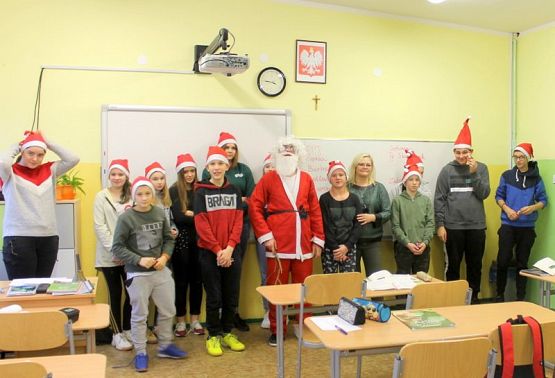  Grafika #24: Wizyta Mikołaja w szkole