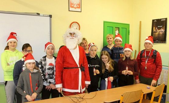  Grafika #26: Wizyta Mikołaja w szkole