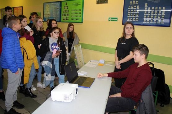  Grafika #1: Jesienne Targi Edukacyjne