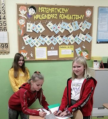  Grafika #2: MATEMATYCZNY KALENDARZ ADWENTOWY