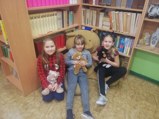  Grafika #2: Światowy Dzień Pluszowego Misia