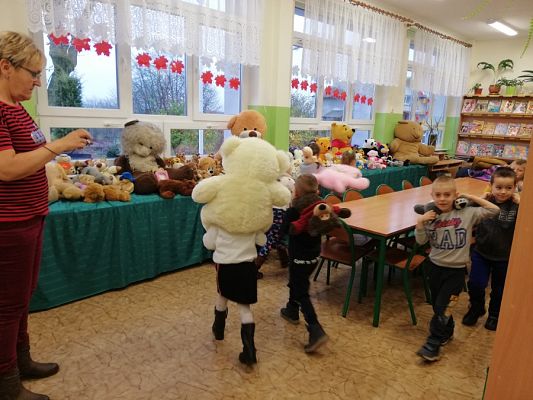  Grafika #7: Światowy Dzień Pluszowego Misia