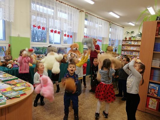  Grafika #13: Światowy Dzień Pluszowego Misia