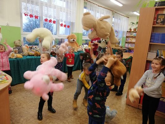  Grafika #15: Światowy Dzień Pluszowego Misia