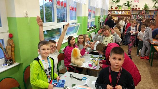  Grafika #5: Pchli targ