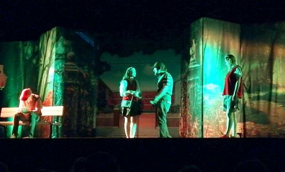  Grafika #1: WIZYTA W TEATRZE