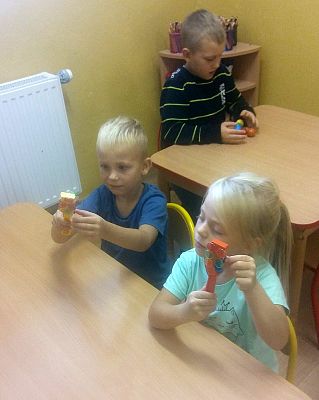  Grafika #19: Zajecia z projektu ,,Wesołe Laboratoria "