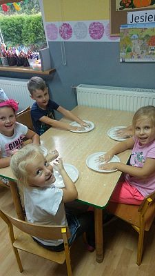  Grafika #21: Zajecia z projektu ,,Wesołe Laboratoria "