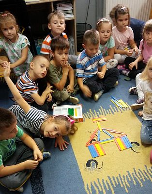  Grafika #6: Zajecia z projektu ,,Wesołe Laboratoria "