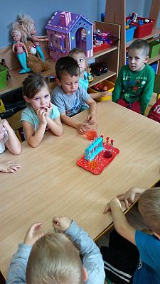  Grafika #7: Zajecia z projektu ,,Wesołe Laboratoria "