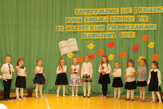  Grafika #8: ŚLUBOWANIE KLASY PIERWSZEJ