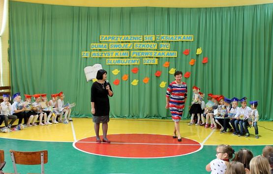  Grafika #15: ŚLUBOWANIE KLASY PIERWSZEJ