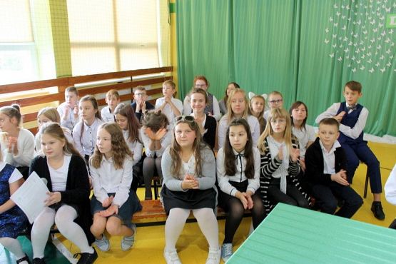  Grafika #12: Dzień Edukacji Narodowej