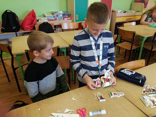  Grafika #4: Odrobina historii na szkolnej świetlicy