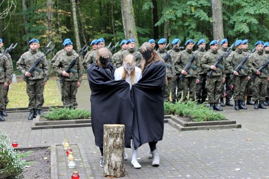  Grafika #4: Uroczystości w Krępie Kaszubskiej