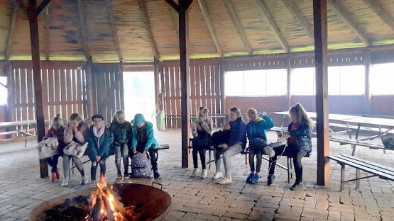  Grafika #7: Pionierka obozowa klas 5-tych