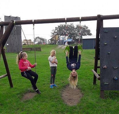  Grafika #25: Pionierka obozowa klas 5-tych