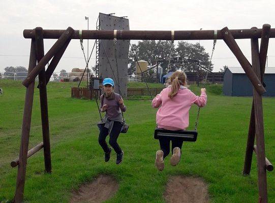  Grafika #14: Pionierka obozowa klas 5-tych