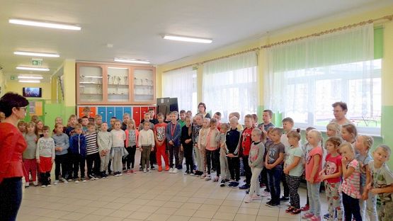  Grafika #0: Pierwszy apel dla uczniów.