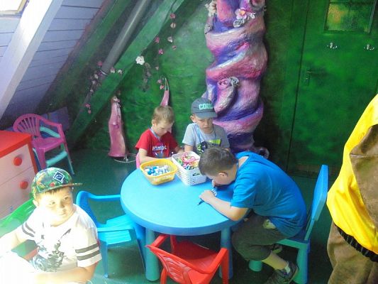  Grafika #53: Psi Patrol w Grąbkowie