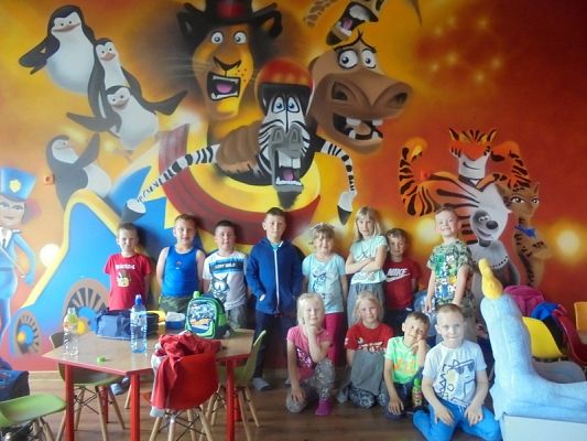  Grafika #4: Przedszkolaki w Madagaskarze