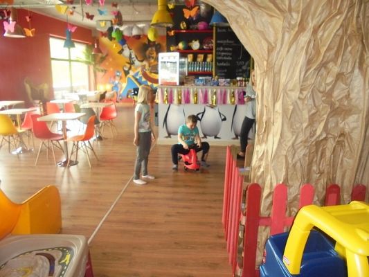  Grafika #15: Przedszkolaki w Madagaskarze