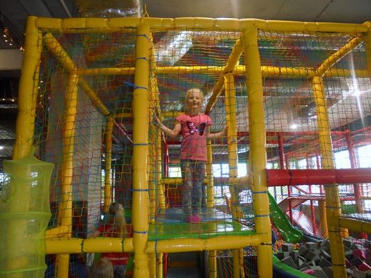  Grafika #1: Przedszkolaki w Madagaskarze