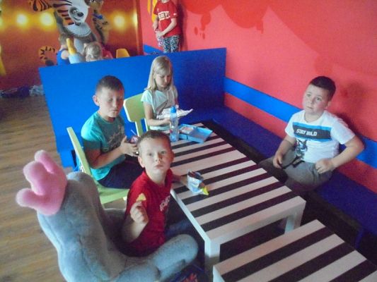  Grafika #8: Przedszkolaki w Madagaskarze