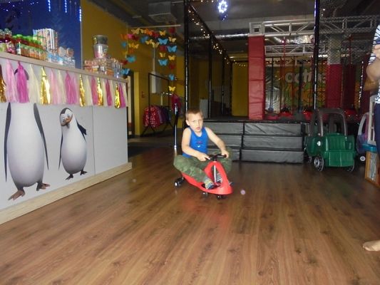  Grafika #12: Przedszkolaki w Madagaskarze