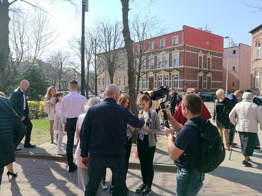  Grafika #4: Pola nadziei